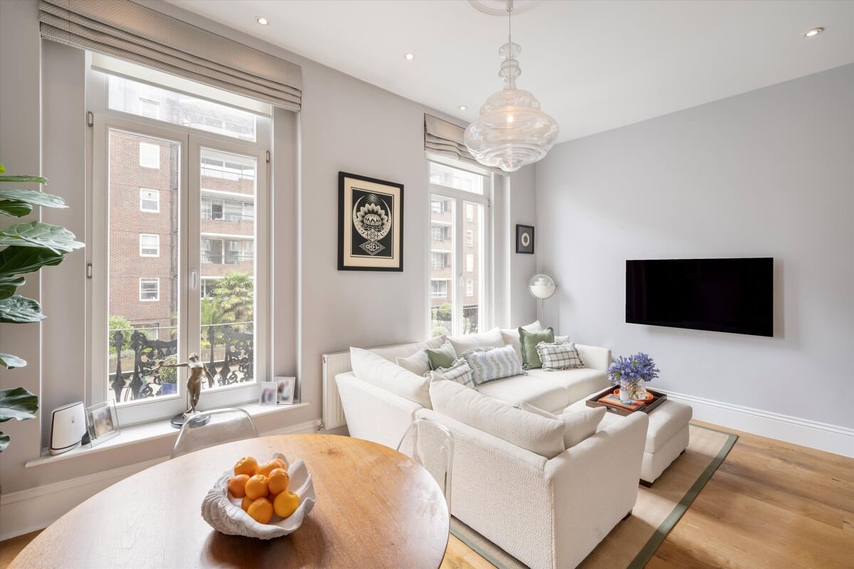 2 bedroom duplex in Oakley Street