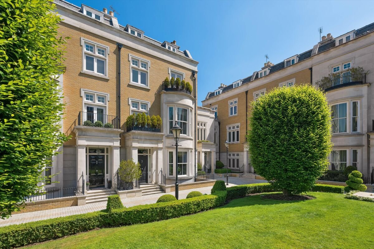 6 bedroom house in Wycombe Square