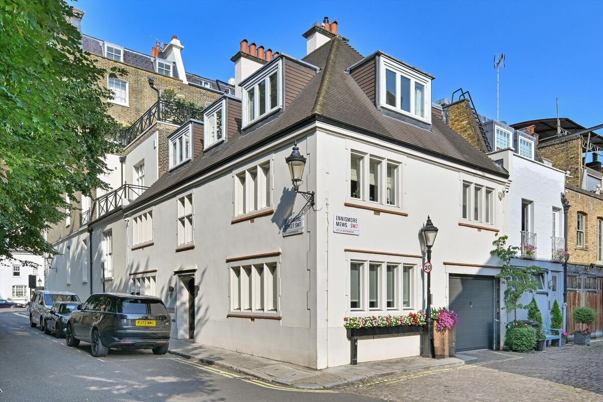 4 bedroom house in Ennismore Street