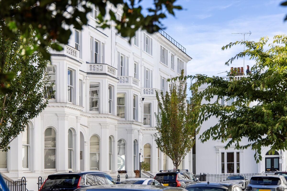 1 bedroom flat in Strathmore Gardens