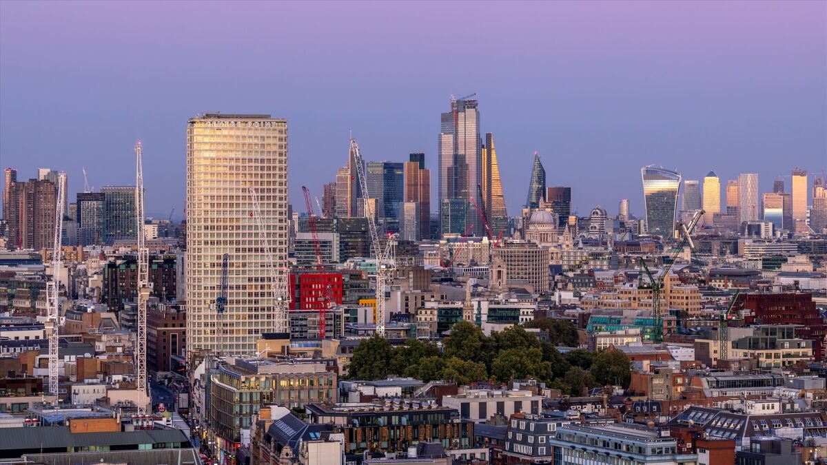 2 bedroom flat in Centre Point Residences