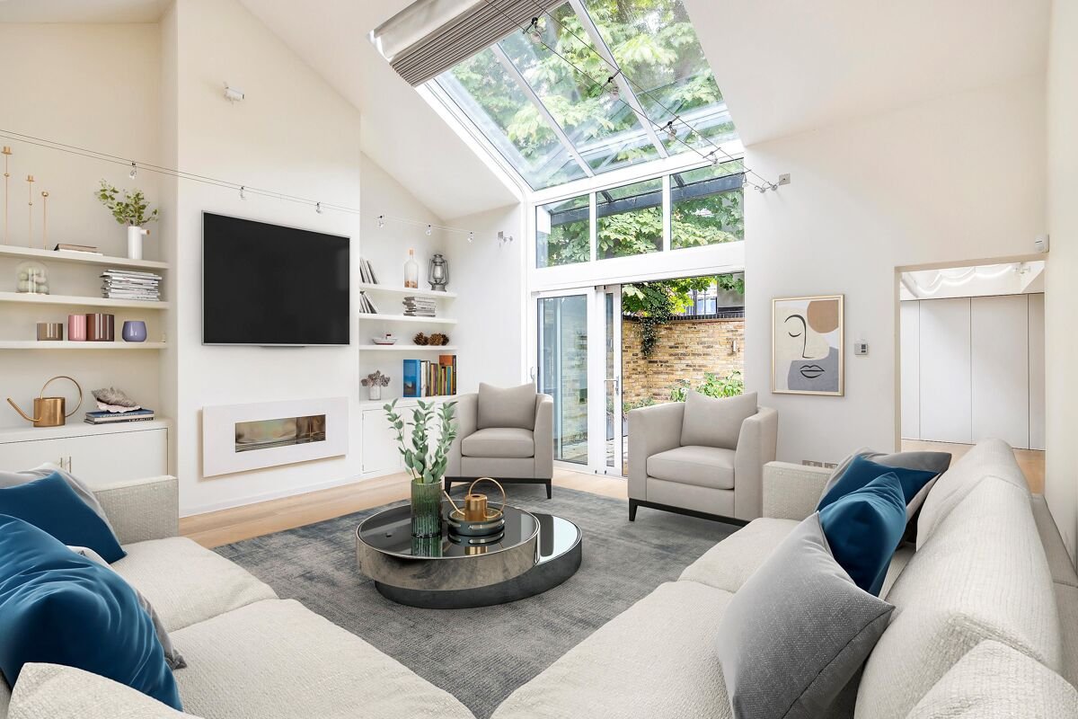 2 bedroom house in Wetherby Studios