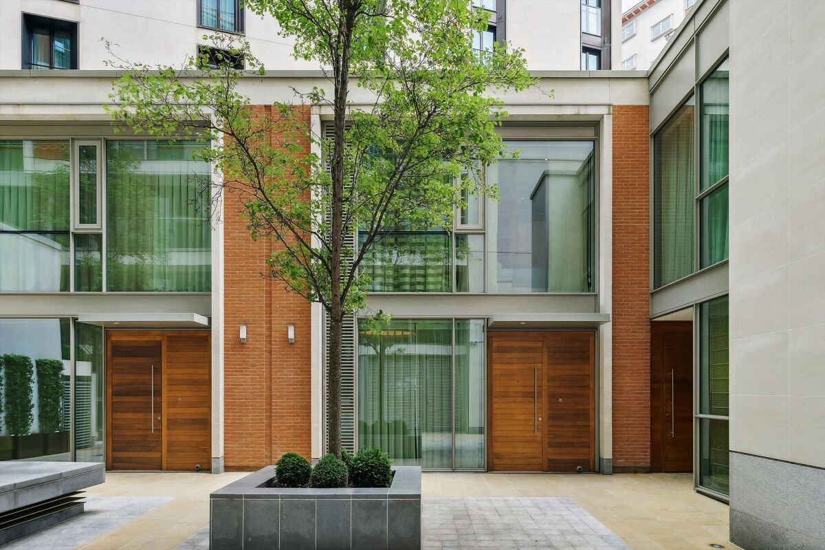 2 bedroom flat in 199 Knightsbridge