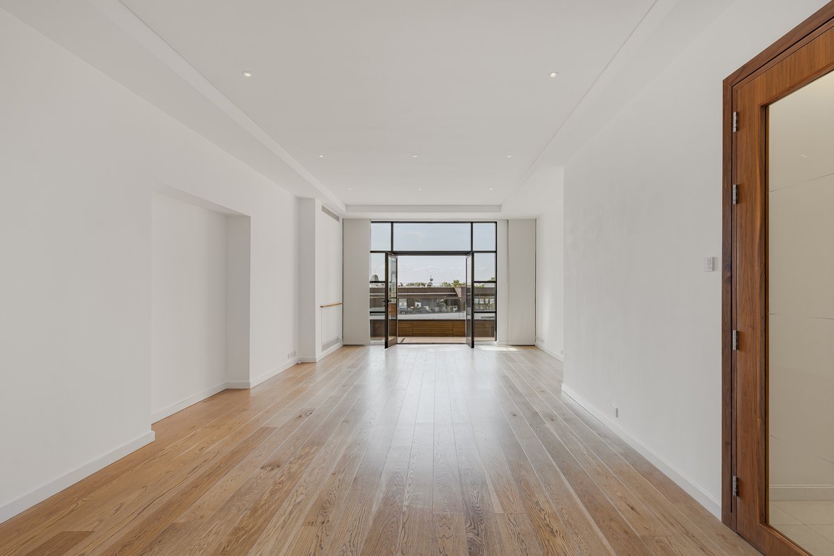 2 bedroom flat in London • Leasehold