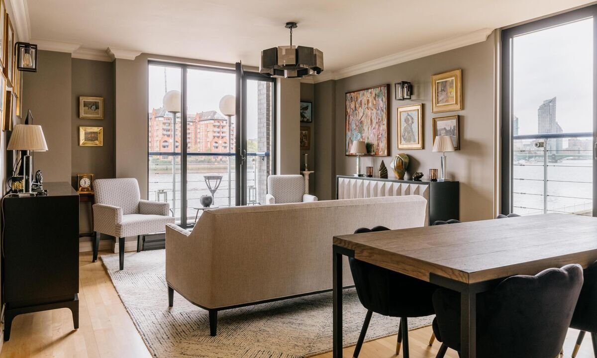 3 bedroom flat in Clove Hitch Quay
